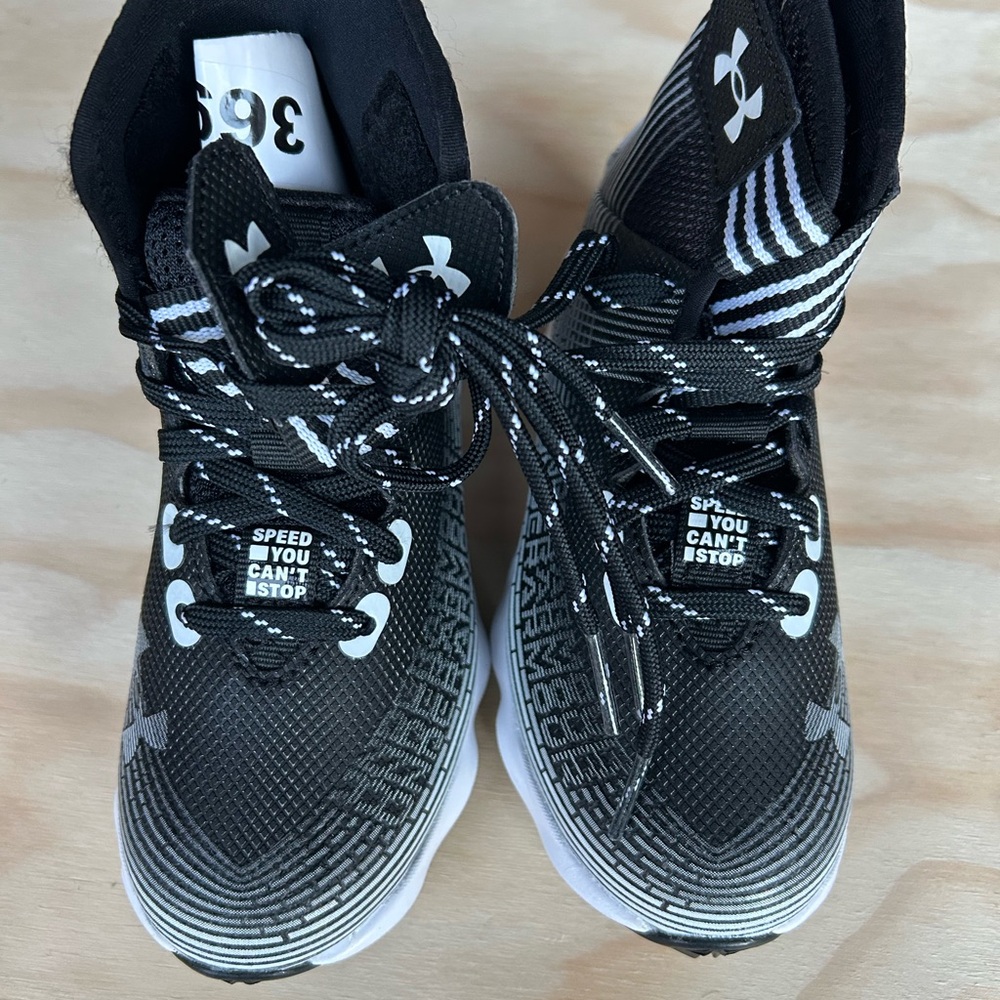 Under Armour Kids Highlight RM Jr Football Cleats Black White  Size 11K